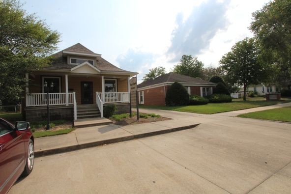 917 Broadway Ave, Mattoon, IL 61938